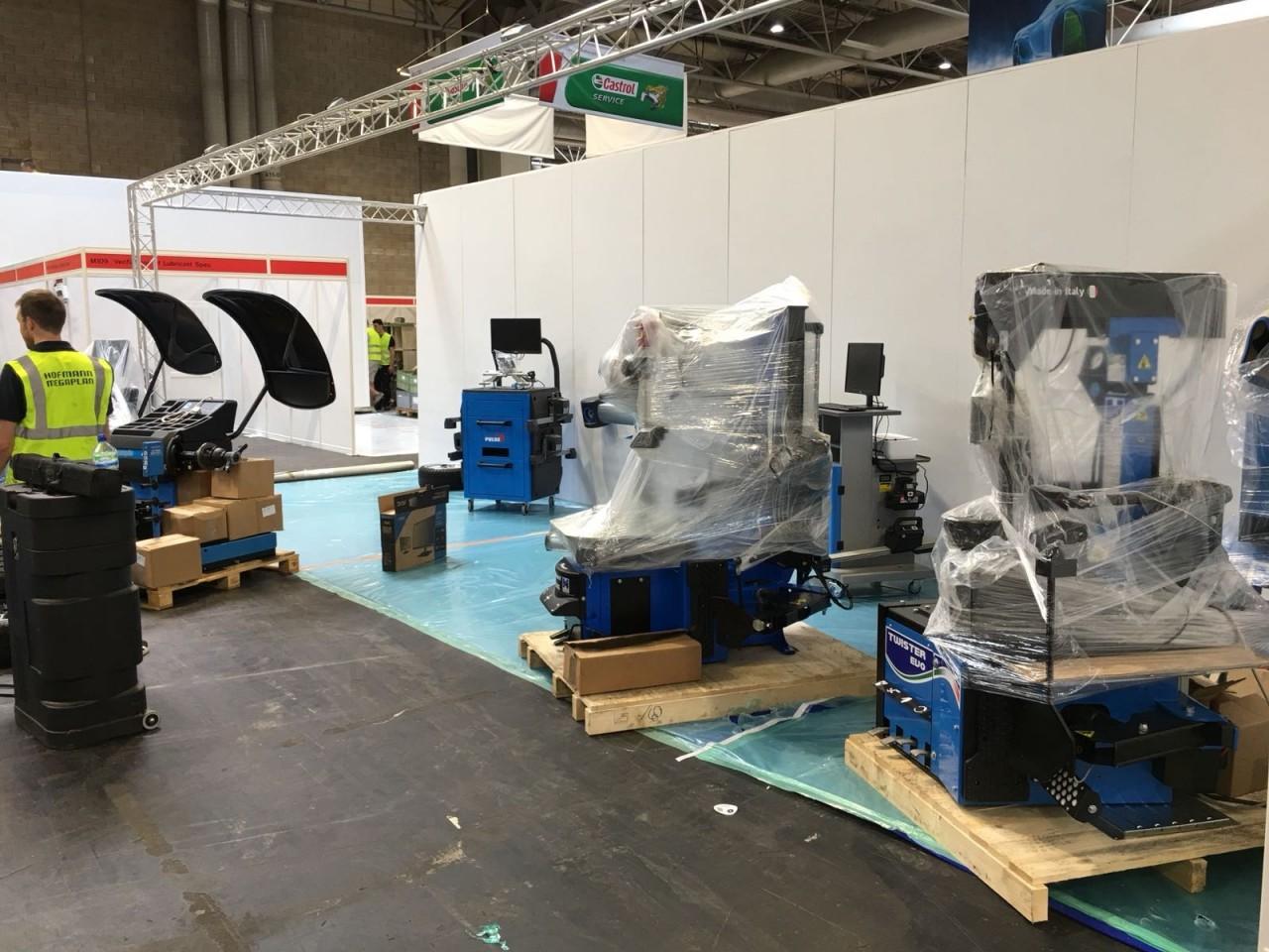 Unpacking the Tyre Fitting Equipment at Automechanika 2018
